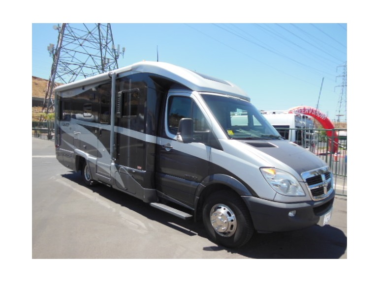 2008 Itasca NAVION iQ 24DL-SPRINTER DIESEL