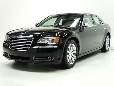 Chrysler : 300 Series Limited WARRANTY. CLEAN CARFAX.