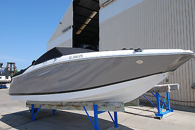 Cobalt 24SD Bowrider Deckboat