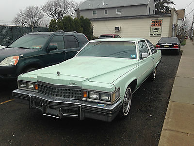 Cadillac : DeVille D Elegance Light Green. little Rust. missing corner panels