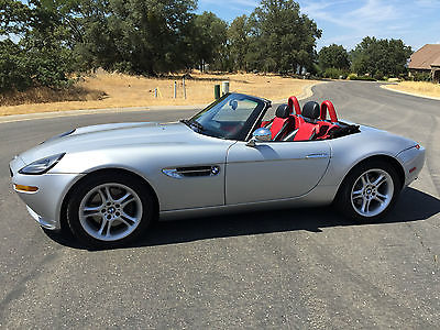 BMW : Z8 convertible BMW Z8 Classic - Silver with Red Interior - Includes original hardtop with stand