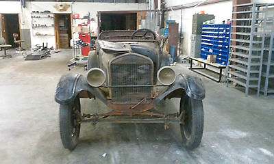 Ford : Model T Original Wood Trim Bought by original owner in 1925, may be a '26 or '27. Current engine is a 1923.