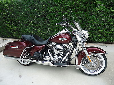 Harley-Davidson : Touring 2014 harley roadking only 5 k miles and great shape look