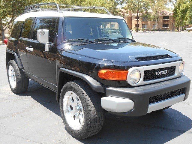 Toyota : FJ Cruiser 4X4 4 x 4 suv 4.0 l cd locking limited slip differential traction control tow hooks abs