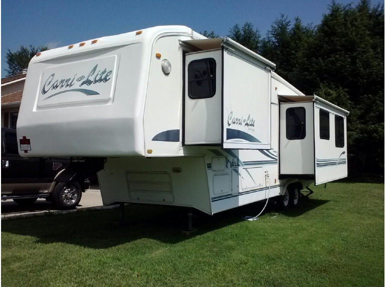 1999 Carriage Carri-Lite 732RK