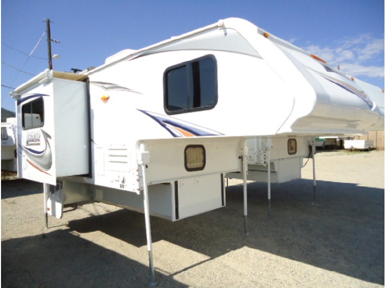 2014 Lance Truck Campers 1050S