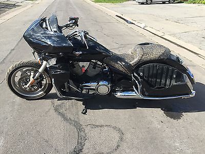 Victory 2013 victory cross country tour salvage damaged ony 3500 miles runs only 3500