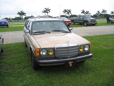 Mercedes-Benz : 300-Series 300TD Turbodiesel Wagon 1983 mercedes benz 300 td turbodiesel station wagon gold ext palomino interior