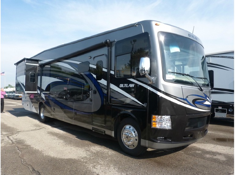 2016 Thor Motor Coach Outlaw 38 RE