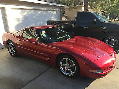 Chevrolet : Corvette Perfect 2000 corvette removable hard top in magnetic red with a light oak interior