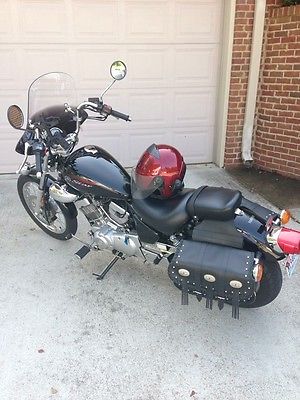 Yamaha : V Star Under 500 miles!  Black with smoked windshield and saddlebags