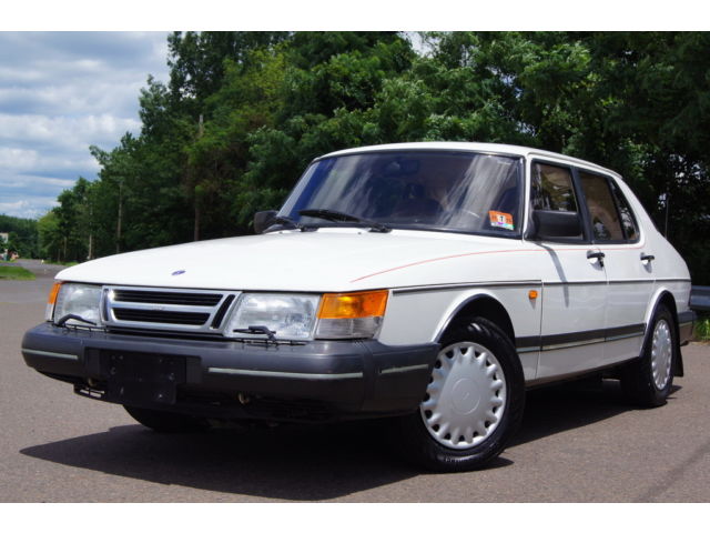 Saab : 900 4dr 900 S ONLY 53K MILES RUNS & DRIVES GREAT EXTRA CLEAN