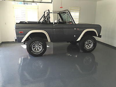 Ford : Bronco U10 Bronco 1968 ford bronco silver 4 x 4 in great condition