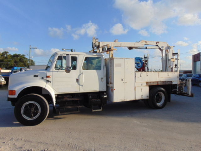 Other Makes CREW CAB INTERNATIONAL 4700 CREW CAB CHASIS CAB - AIR BRAKES - UTILITY SERVICE TRUCK