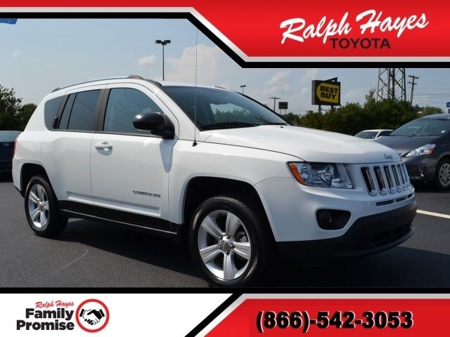Jeep : Compass Sport Sport SUV 2.0L CD 4 Speakers AM/FM radio Audio Jack Input for Mobile Devices