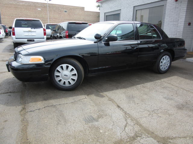 Ford : Crown Victoria 4dr Sdn w/3. Black P71 Ex Fed 35k Miles 1313 Engine Idle Hours Well Maintained Nice