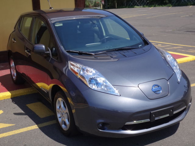 Nissan : Leaf SV Warranty! Navigation Bluetooth Two Rowr Heated Seats One Owner Clea nCarFax Rims