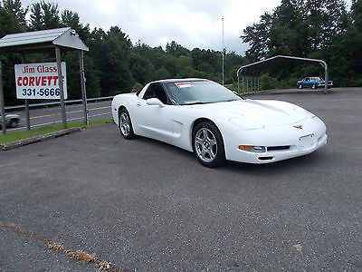 Chevrolet : Corvette White 1998 corvette coupe