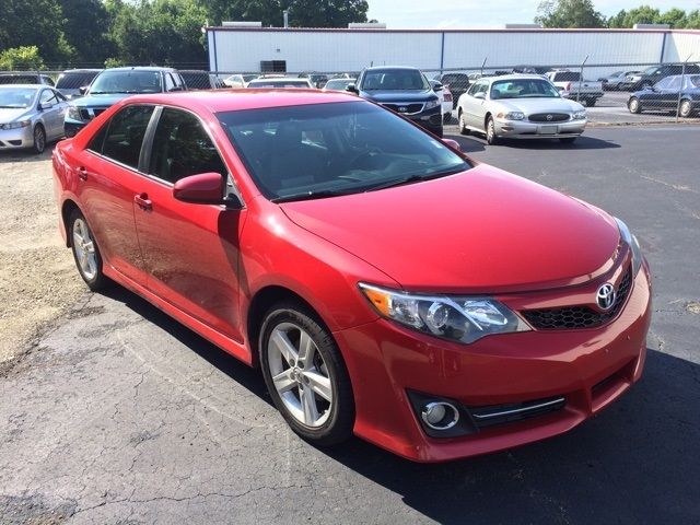 Toyota : Camry SE SE 2.5L CD 6 Speakers MP3 decoder Air Conditioning Rear window defroster Spoiler