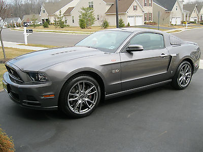 Ford : Mustang GT with 3600 miles and over $ 5000 in modifications and acessories . No rain/snow