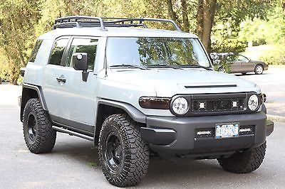 Toyota : FJ Cruiser TRAIL TEAMS 2013 fj cruiser trail team edition cement gray low miles one owner