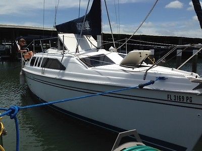 1998 Hunter 260 Sailboat