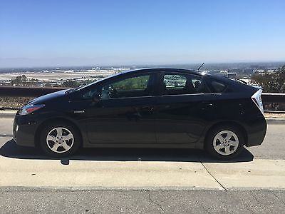Toyota : Prius Prius IV 2010 toyota prius iv with navigation leather interior cd changer voice command