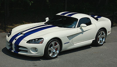 Dodge : Viper VOI-9 2006 dodge viper srt 10 coupe 2 door 8.3 l voi 9 white w blue stripes 2 814 mi