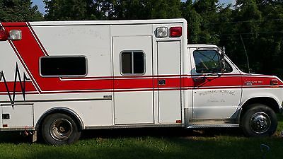 Ford : E-Series Van Ford e350 ambulance body