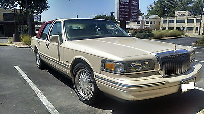 Lincoln : Town Car Gold Package 1997 lincoln town car cartier luxury sedan like new low miles classic