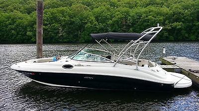 2007 Sea Ray 240 Sundeck bowrider powerboat with wakeboard tower