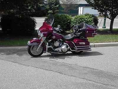 Harley-Davidson : Touring 2002 luxury rich red flhtcui excellent condition