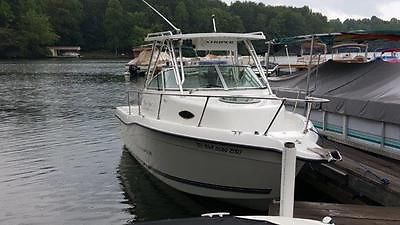 2000 Seaswirl Striper 2100 WA Fishing Boat