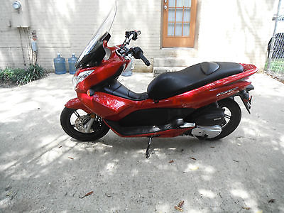 Honda : Other 2013 honda pcx 150 d scooter gas powered only 1200 miles