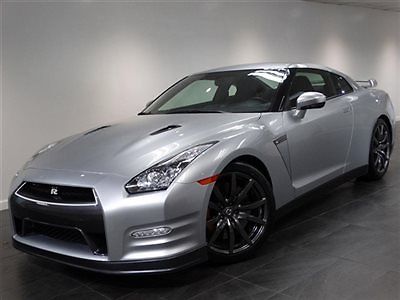 Nissan : GT-R 2dr Coupe Premium 2012 nissan gt r premium awd nav rear camera heated sts bose xenon 20 whls 530 hp