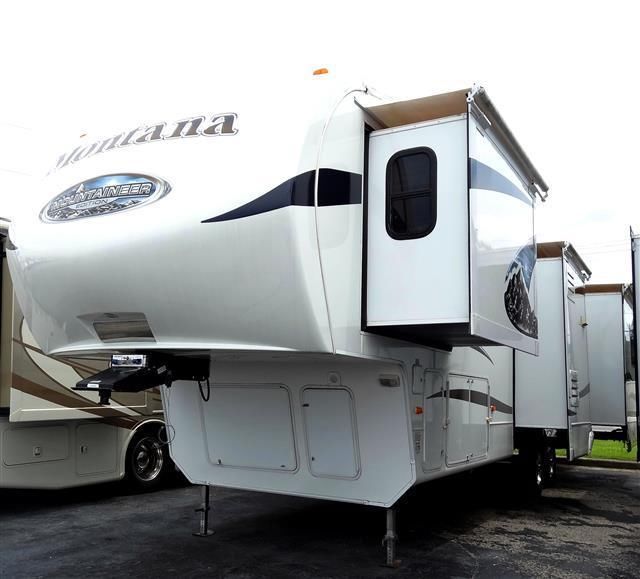 2011 Mountaineer 324RLQ