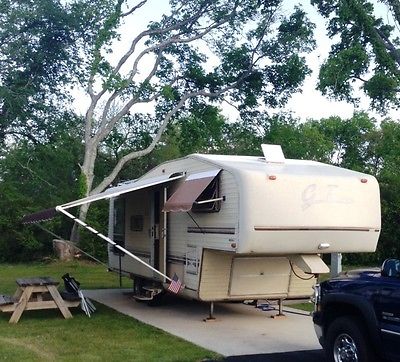 Used 5th Wheel - It's a Hunter's/Contractor's Paradise!! Great for small family!