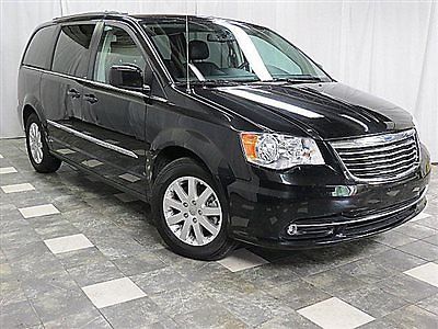 Chrysler : Town & Country 4dr Wagon Touring 2013 chrysler town country touring 9 k navigation cam read dvd leather loaded