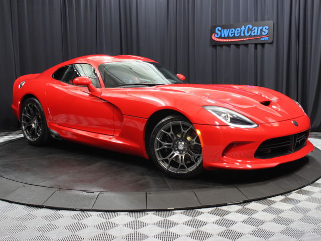 Dodge : Viper 2dr Cpe SRT Viper! Adrenaline Red! 3266 miles! Track Package! All books and keys!