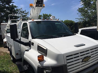 Chevrolet : Other Bucket truck 2005 chevy c 4500 bucket truck low miles nice