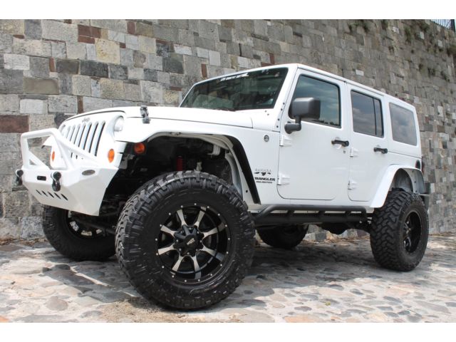 Jeep : Wrangler 4WD 4dr Spor **WOW!** LIFTED 35x12.5 NITTO TIRES 18