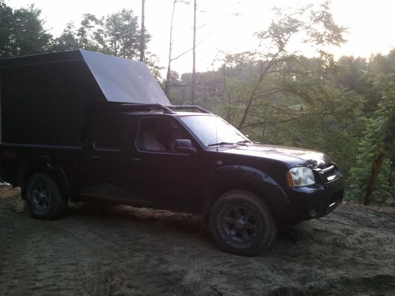 2004 Nissan Frontier with Camper Shell