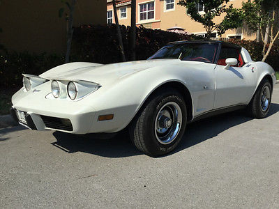 Chevrolet : Corvette Base Coupe 2-Door 1979 corvette white red many recent upgrades newer parts t tops auto trans