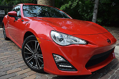 Scion : FR-S 6 SPEED MANUAL-EDITION 2015 scion fr s base coupe 2 door 2.0 l touch screen 6 speed 17 michelin 3 keys