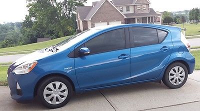 Toyota : Prius Two 2013 toyota prius c 2 two 53 k 1 owner no accidents all records lots of extras