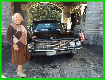 Cadillac : Fleetwood 1962 cadillac fleetwood limousine 390 v 8 9 pass runs great owned by god