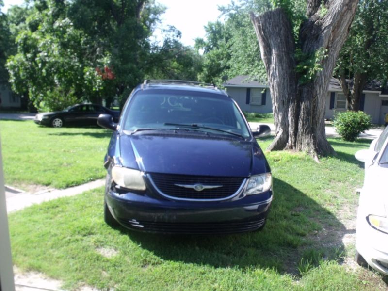 2001 CHRYSLER TOWN AND COUNTRY