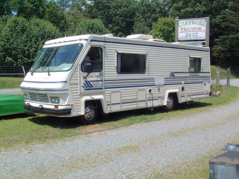 Coachman 27 Ft. Motor Home 1990, Clean, no leaks. Best you'll find