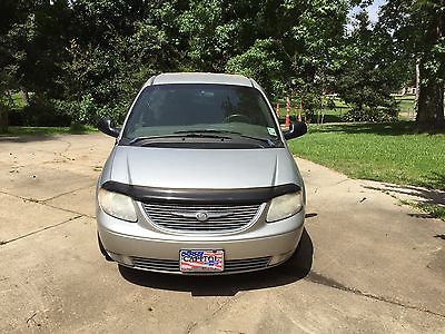 Chrysler : Town & Country LX Silver Fully Handicapped Motified Van With Electronic Lift Capablities