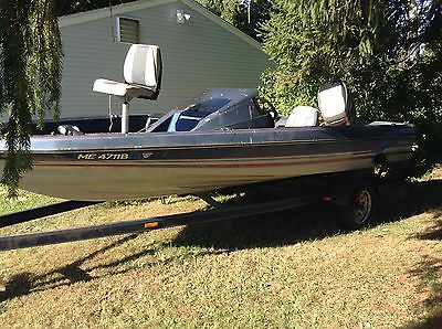 1989 Bayliner Cobra Bass Boat 18 Foot Mercury 150HP Motor includes trailer